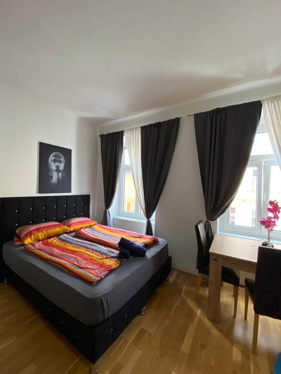 Deluxe Studio In Josefstaedter Strasse Area Appartement Wenen Buitenkant foto