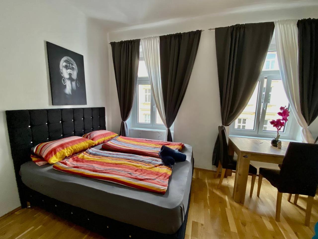 Deluxe Studio In Josefstaedter Strasse Area Appartement Wenen Buitenkant foto