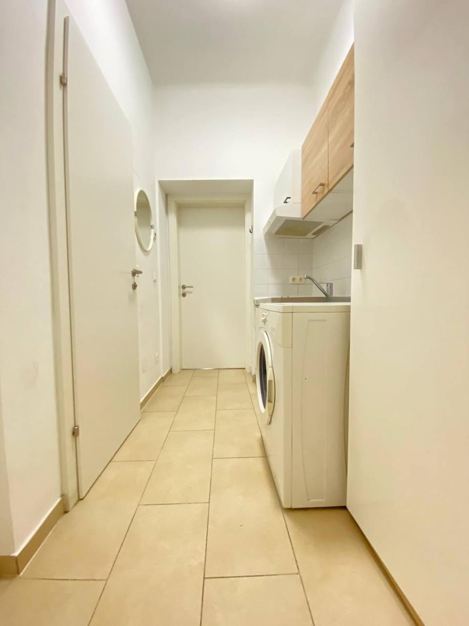 Deluxe Studio In Josefstaedter Strasse Area Appartement Wenen Buitenkant foto