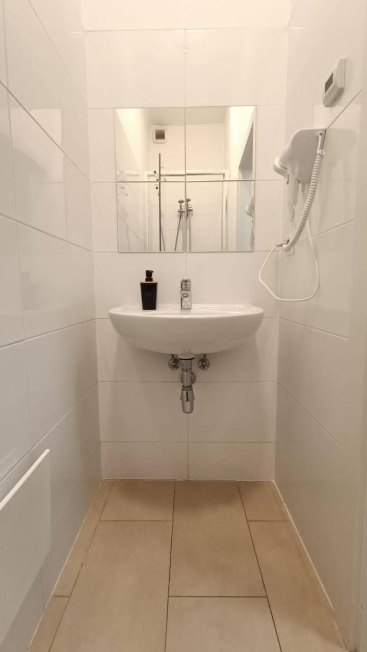 Deluxe Studio In Josefstaedter Strasse Area Appartement Wenen Buitenkant foto