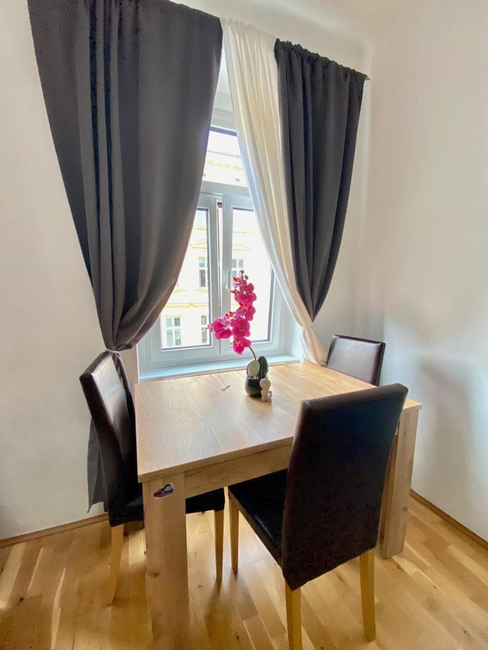 Deluxe Studio In Josefstaedter Strasse Area Appartement Wenen Buitenkant foto