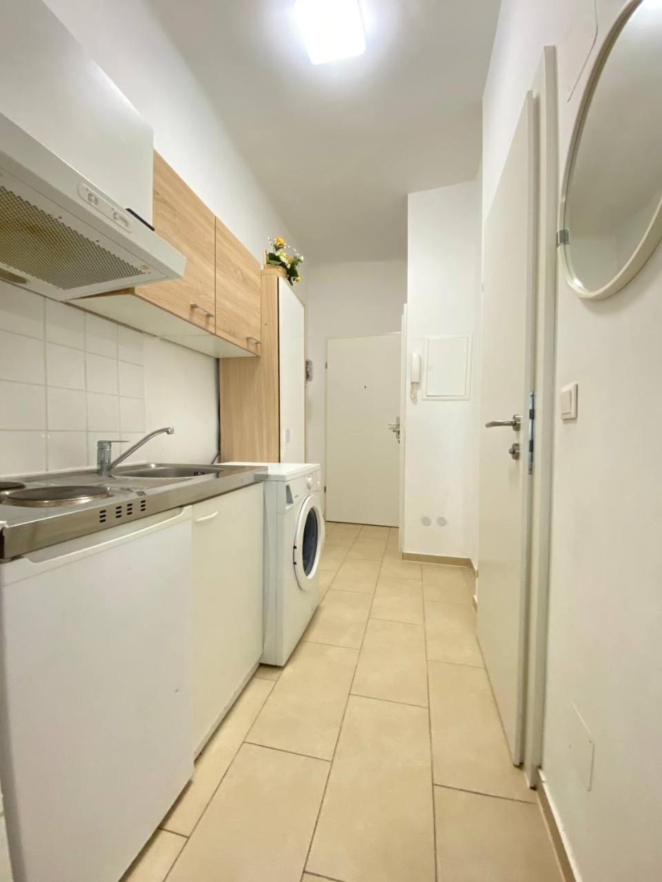 Deluxe Studio In Josefstaedter Strasse Area Appartement Wenen Buitenkant foto